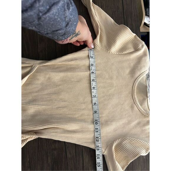 Superdown Revolve Dana Wrap Mini Dress in Nude Beige Size XS NWT Classic Clean - Picture 14 of 14